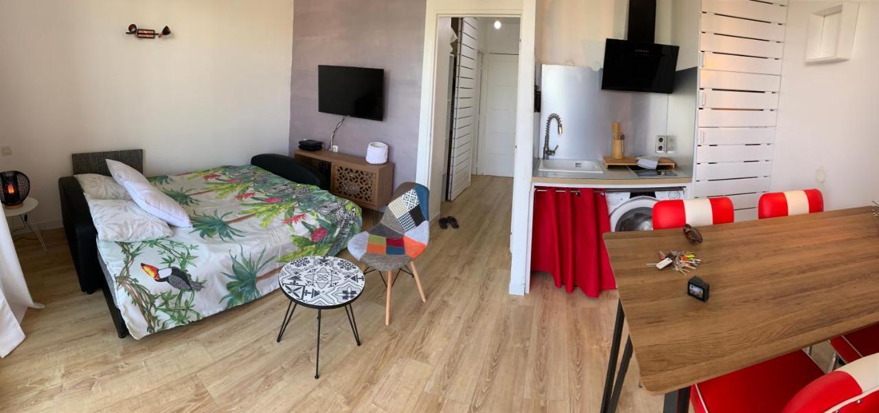 Bikini & Martini Residence Manganao Plage & Piscine Privee 생프랑수아 외부 사진