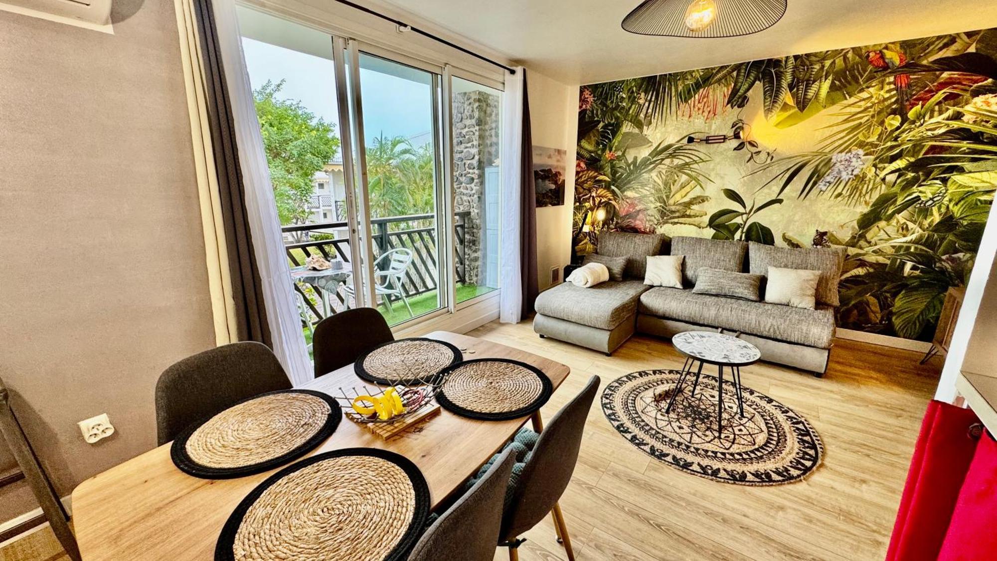 Bikini & Martini Residence Manganao Plage & Piscine Privee 생프랑수아 외부 사진