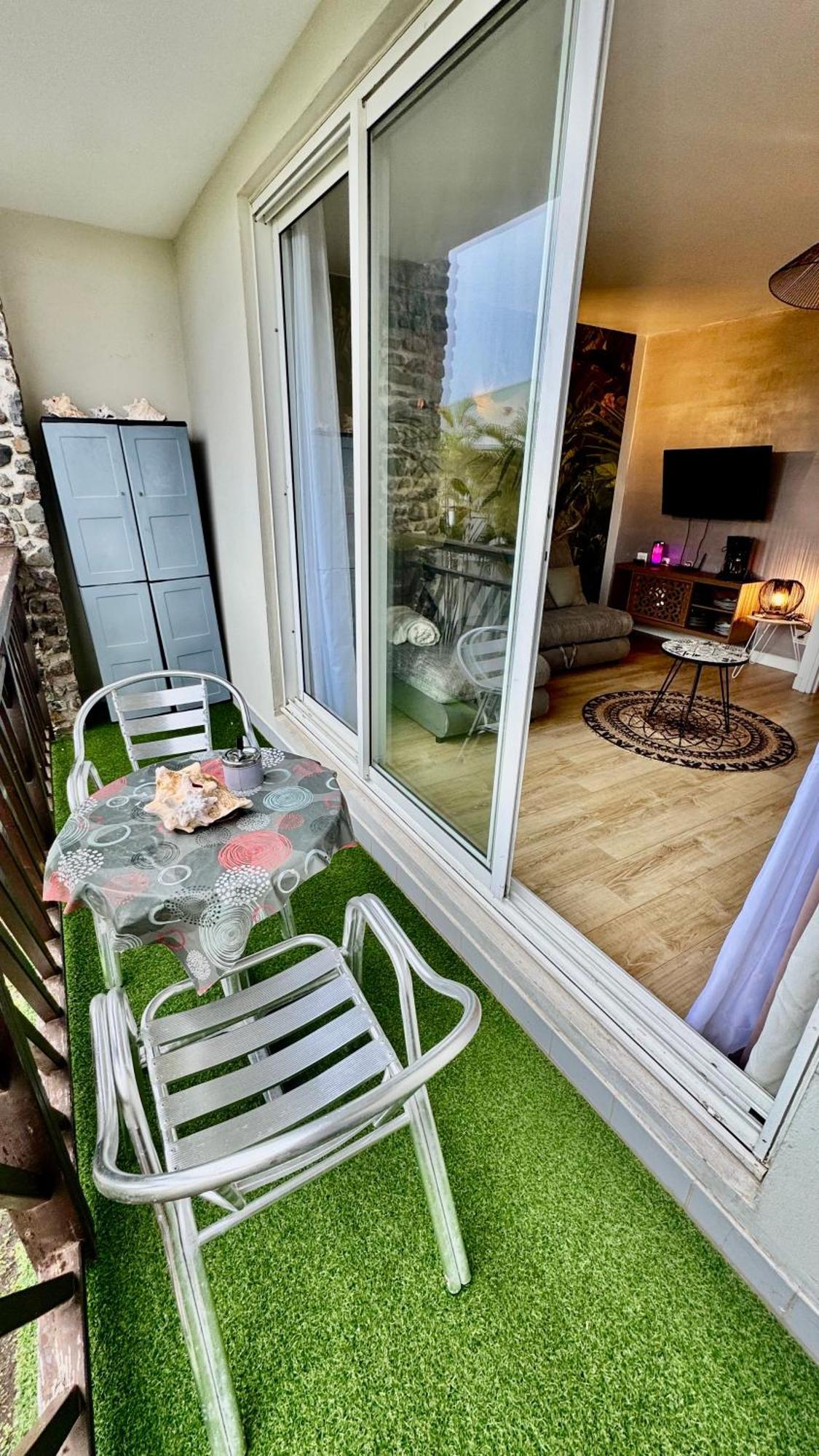 Bikini & Martini Residence Manganao Plage & Piscine Privee 생프랑수아 외부 사진